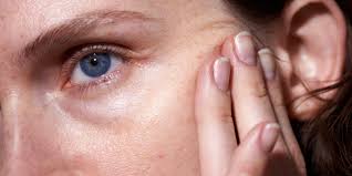 Dark Circles & Puffiness: Ingredients & Habits That Help